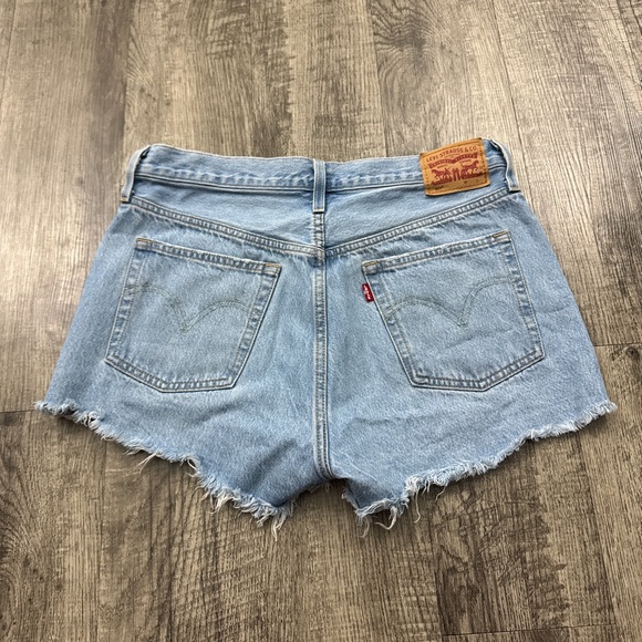 Levi’s 501 Button Fly Cut Off Denim Booty Shorts - Picture 1 of 6